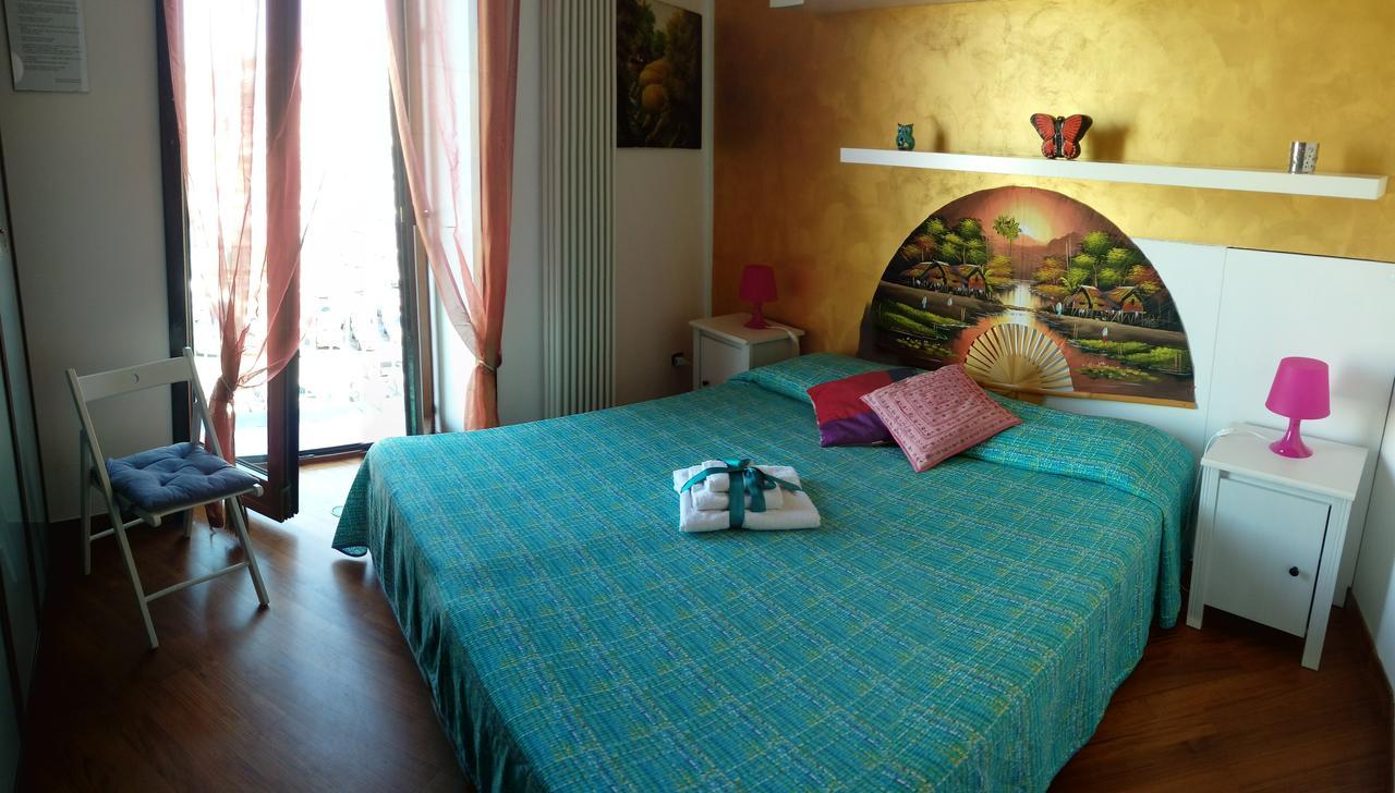 Aria Di Mare Dimorra Bed & Breakfast Pozzuoli Bagian luar foto